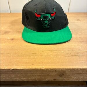 Chicago Bulls Mitchell & Ness Black Hat with Red Logo Tag